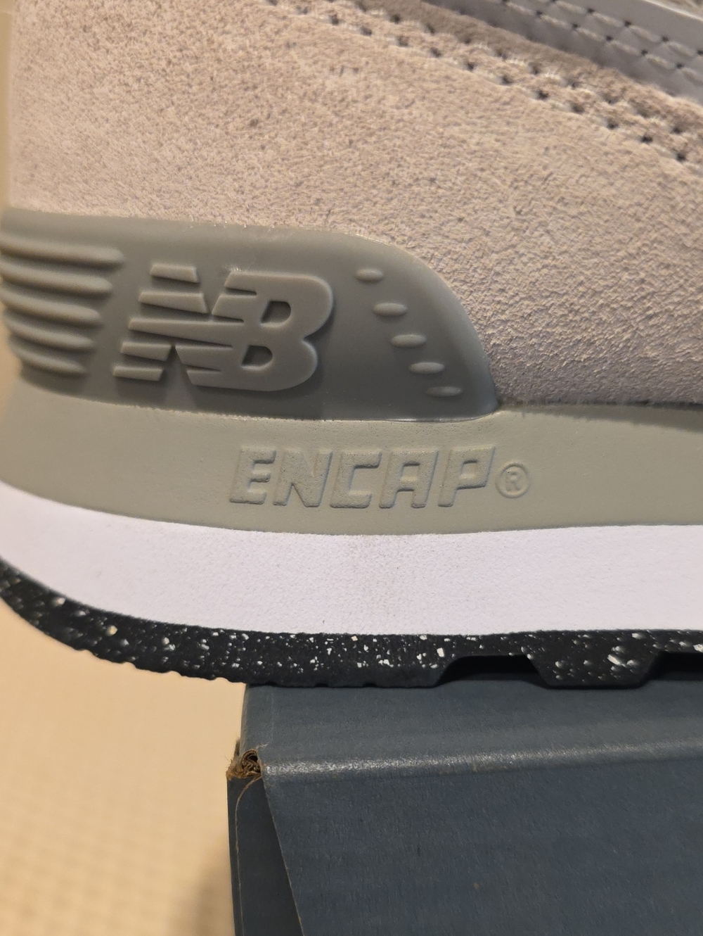 New Balance 574 Core Sneakers - Grey White US 7.5 Womens - Picture 4 of 8